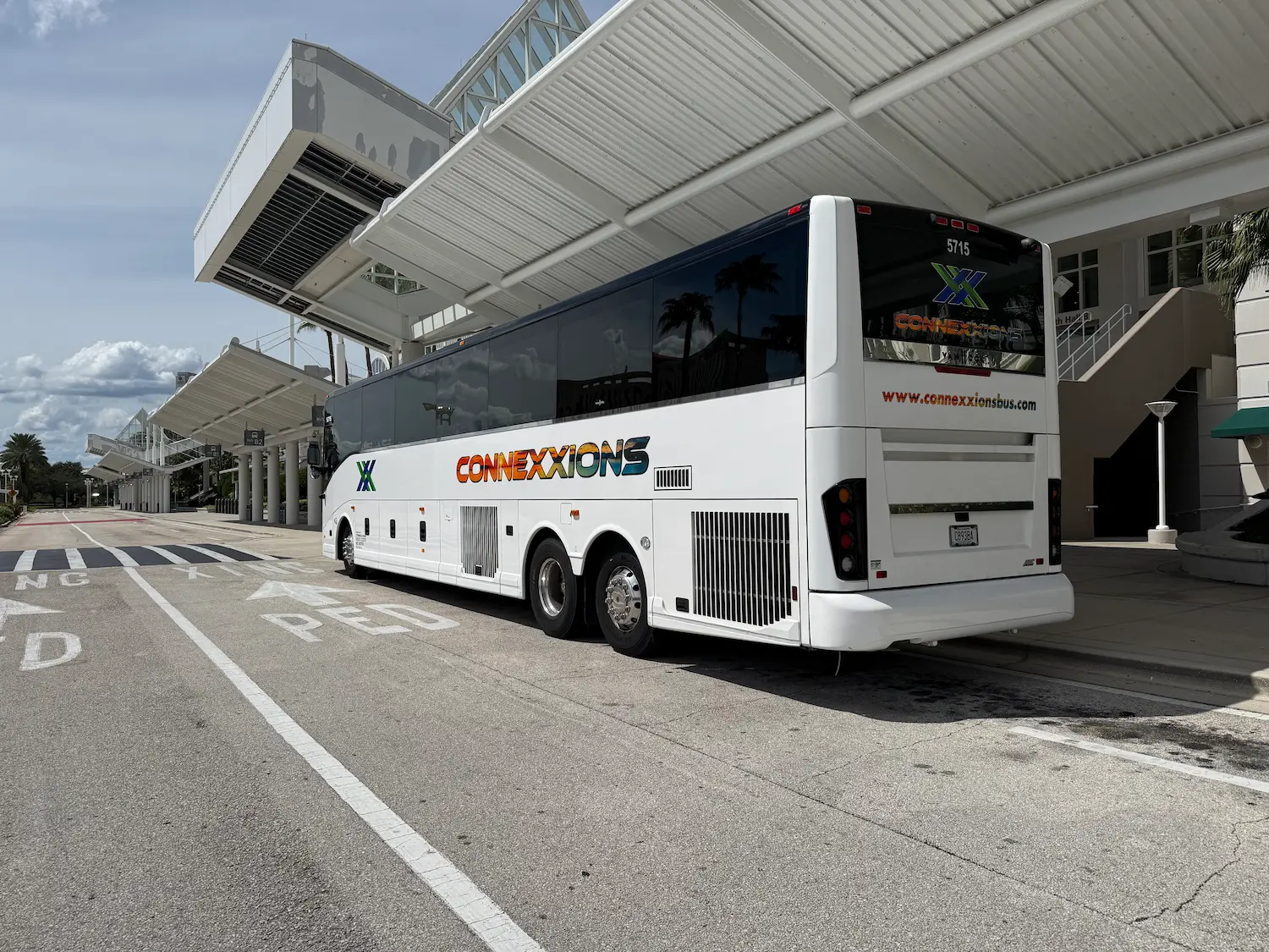 Connexxions charter bus at Orlando Convention Center